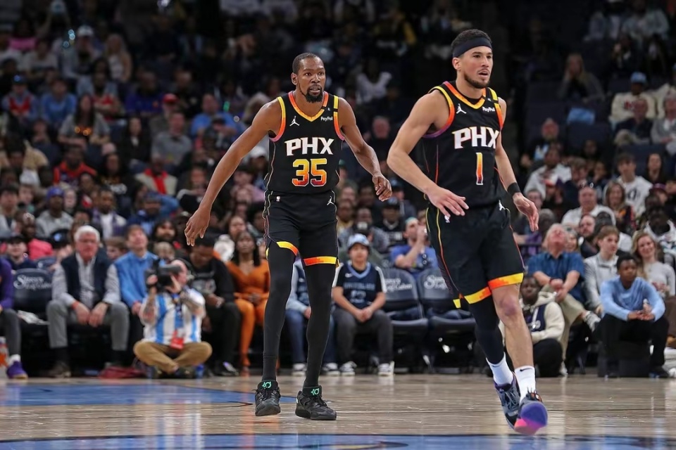 媒体人：河南球迷个人项目《制造越位》本周日将在郑州开展（媒体人称：河南球迷个人项目《制造越位》将于本周日在郑州启动）