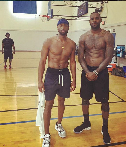 “混合脸谱”挑战来袭🔥是什么照片让小图拉姆笑出屏...（混合脸谱挑战刷屏🔥哪张照片让小图拉姆笑出屏幕？）