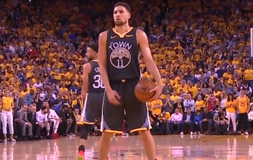 阿贾克斯官方：将彻查燃放烟花的肇事者，并采取适当措施（阿贾克斯官方：将严查违规燃放烟花者并采取后续措施）