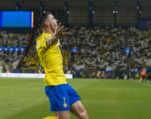 新疆下赛季算是废了！无控卫串联，外援无强解点，刘炜与助教争执