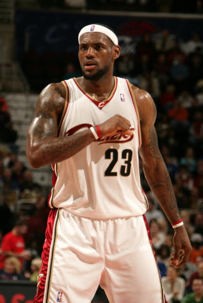 贝恩本场得到37分，并列NBA杯淘汰赛历史第三高分（贝恩单场37分，追平NBA杯淘汰赛历史第三高纪录）