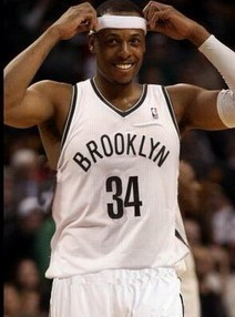 半场：云南1-0西海岸，奥斯卡助攻恩里克闪击（半场战报：云南1-0领先西海岸，奥斯卡助攻恩里克闪电破门）